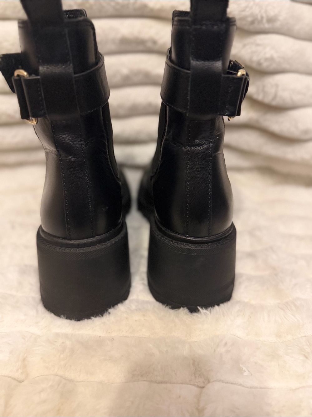 Steve Madden Black Leather Lug Chelsea Boots with Gold Buckle - Picture 4 of 7